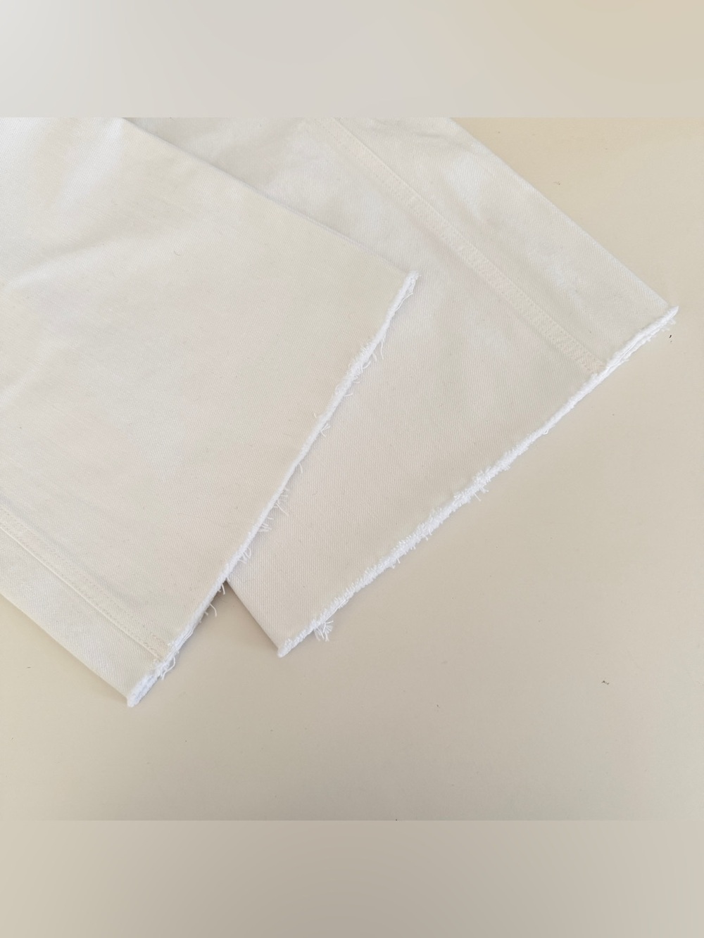 Veronica Beard Taylor Cropped Wide-Leg Jean in White Raw Hem - Picture 9 of 14